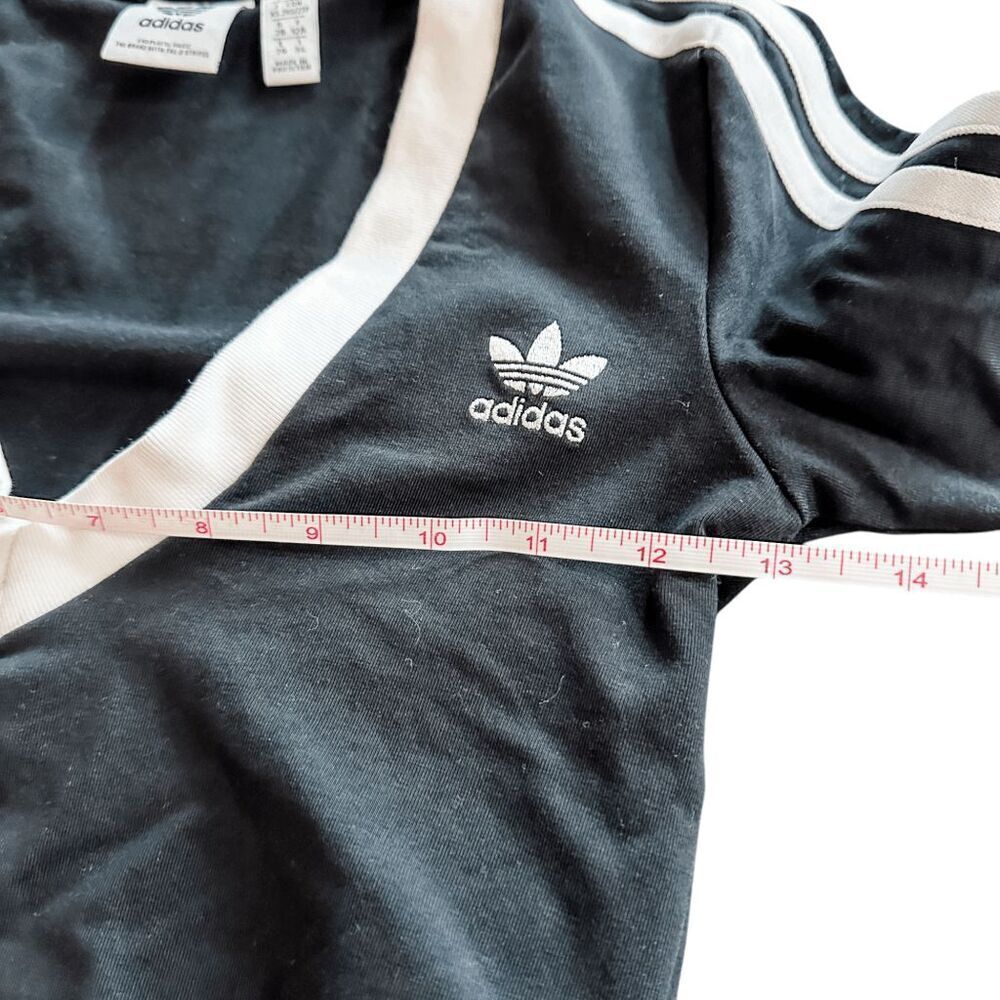 Brand New Adidas Originals 3 stripe V-Neck Cropped T-Shirt in Black Size 2XS - Picture 5 of 6